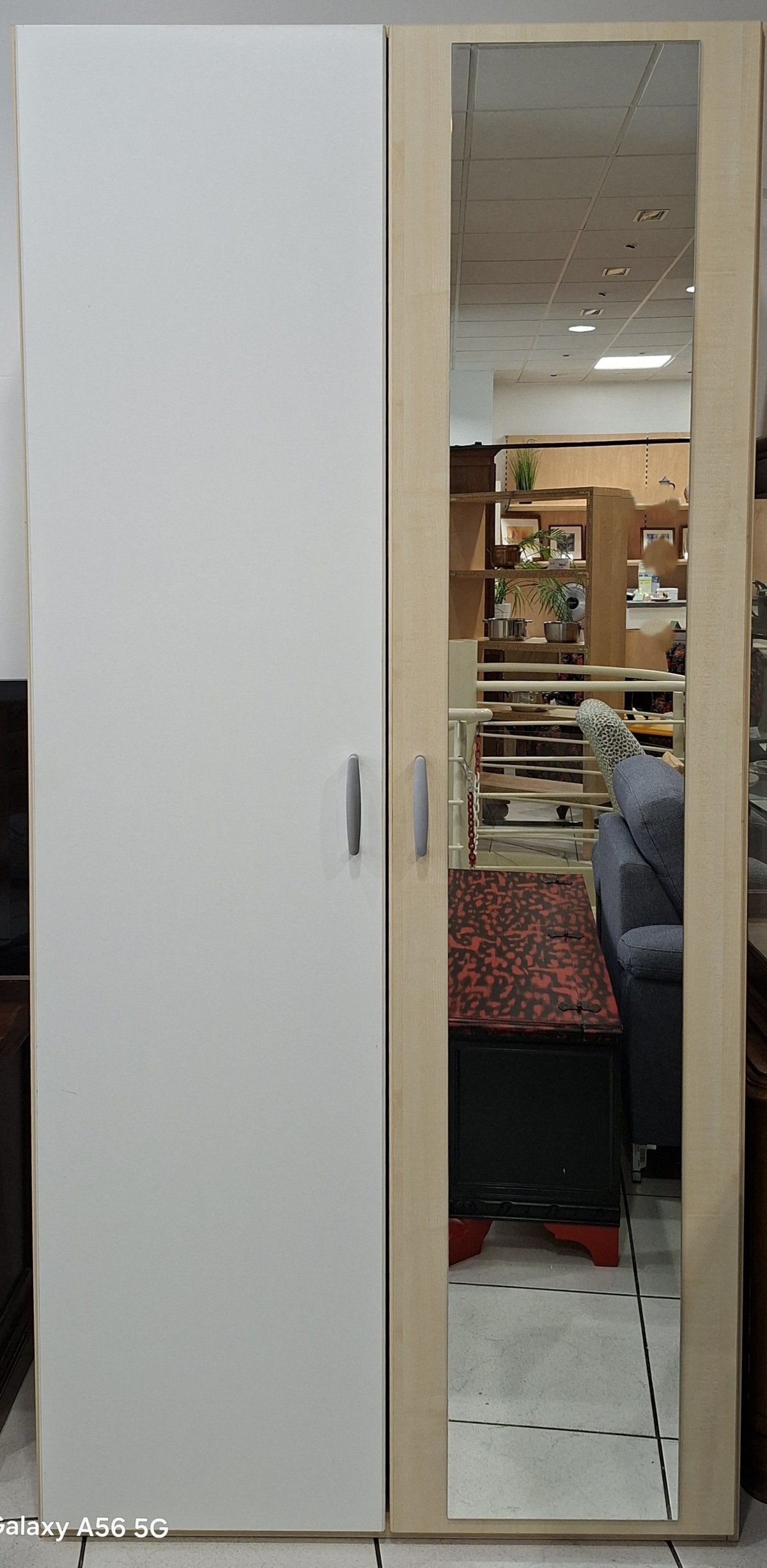 Kleiderschrank - gross